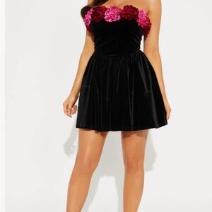 Velvet Elegant Black and Pink Strapless Dress